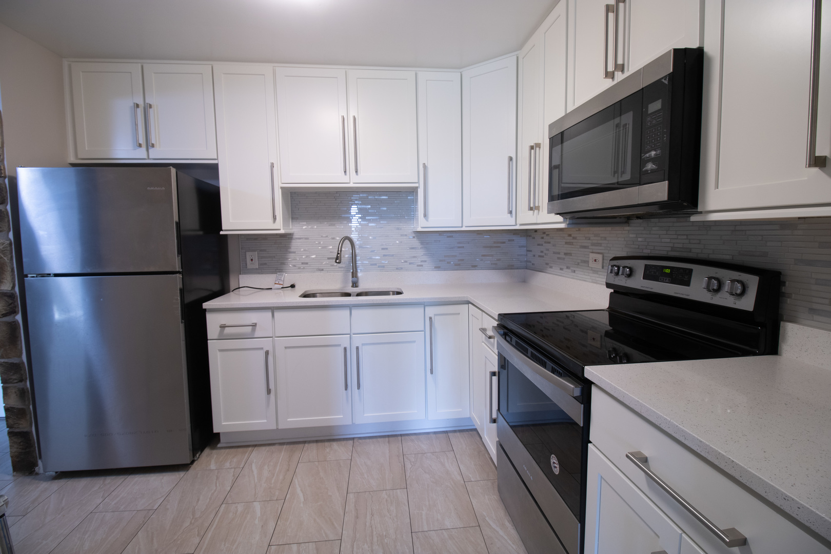 650 Murray Lane #314, Des Plaines, IL 60016