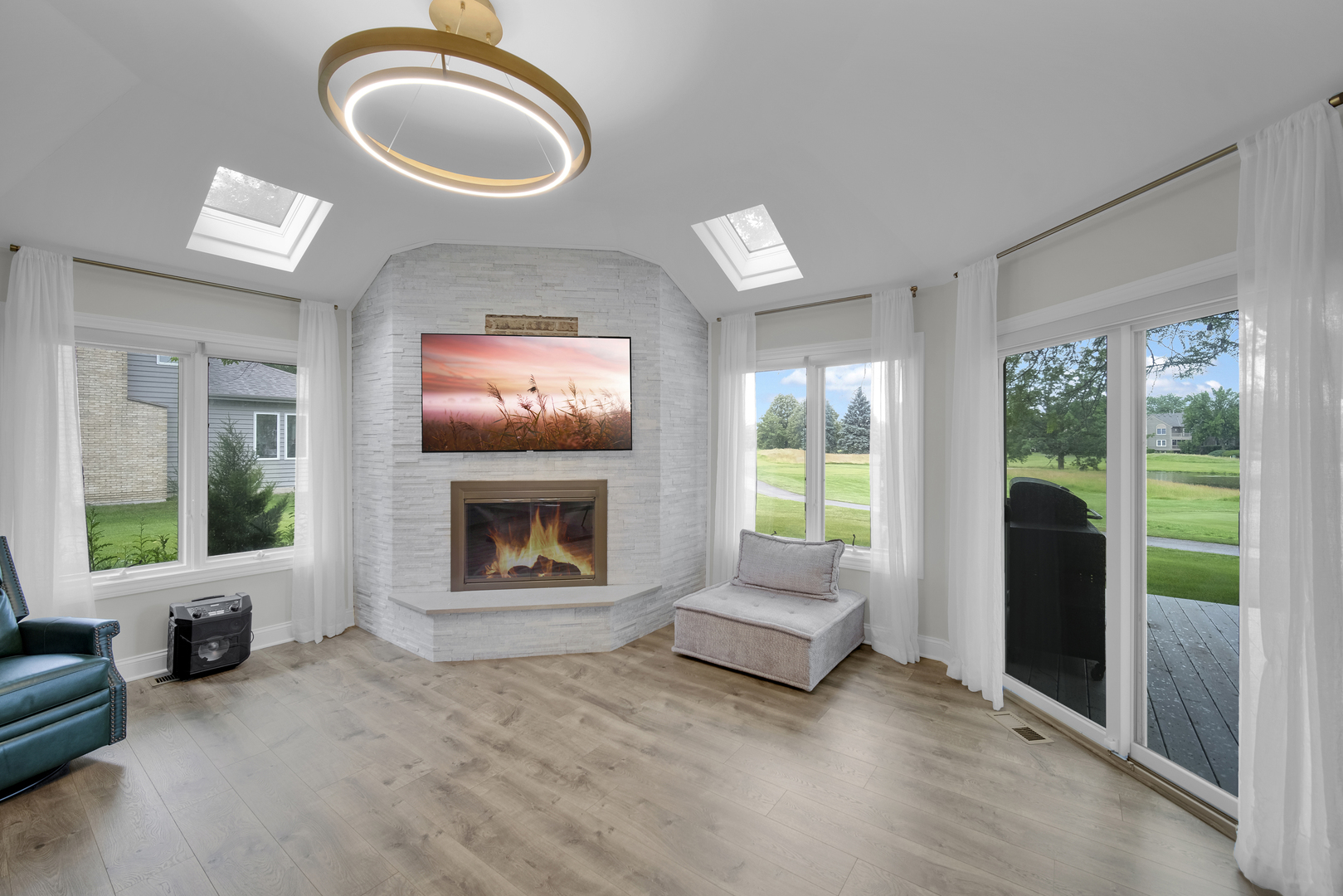 3901 White Eagle Drive, Naperville, IL 60564