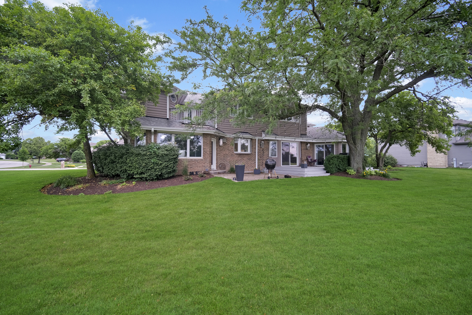 3901 White Eagle Drive, Naperville, IL 60564
