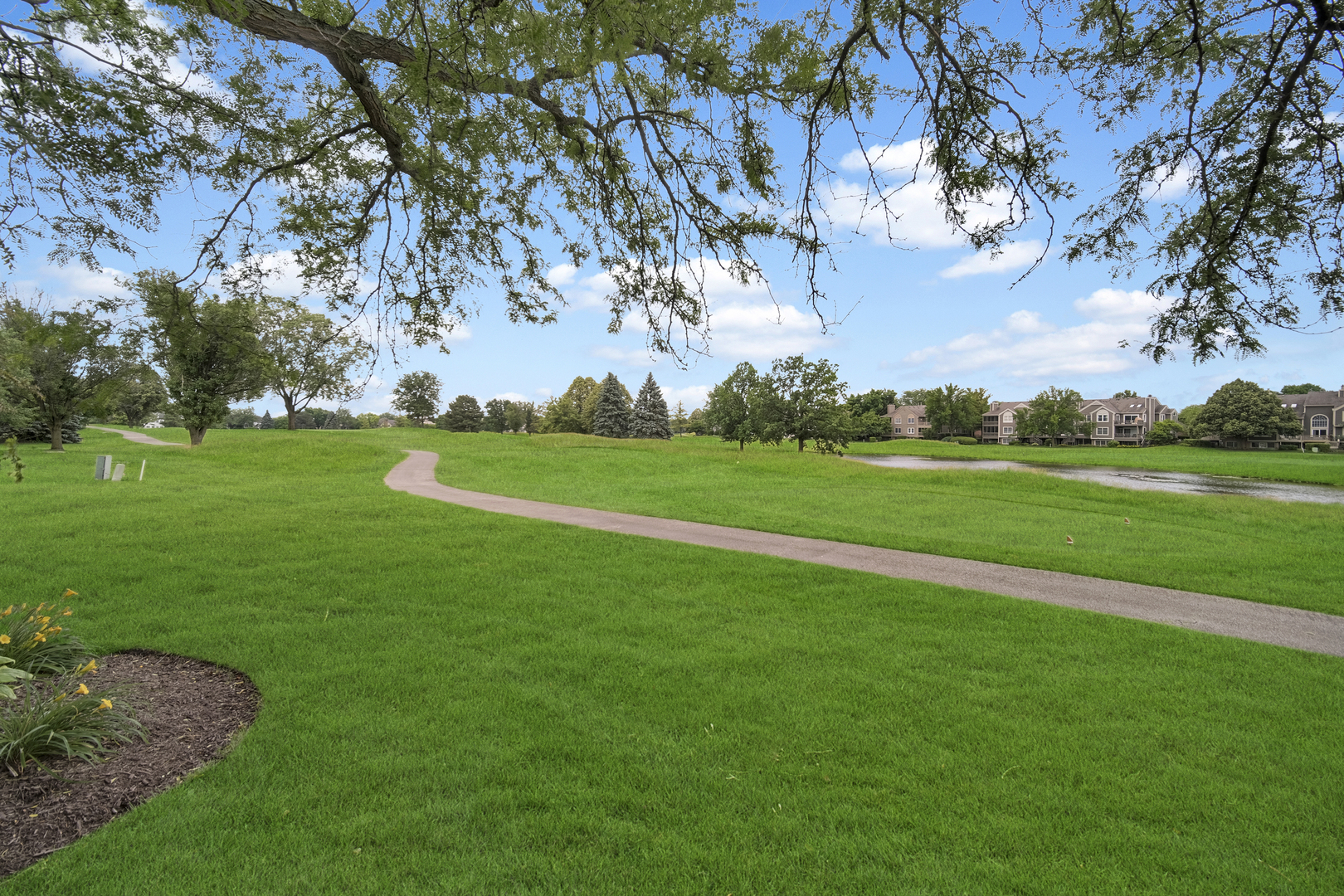 3901 White Eagle Drive, Naperville, IL 60564