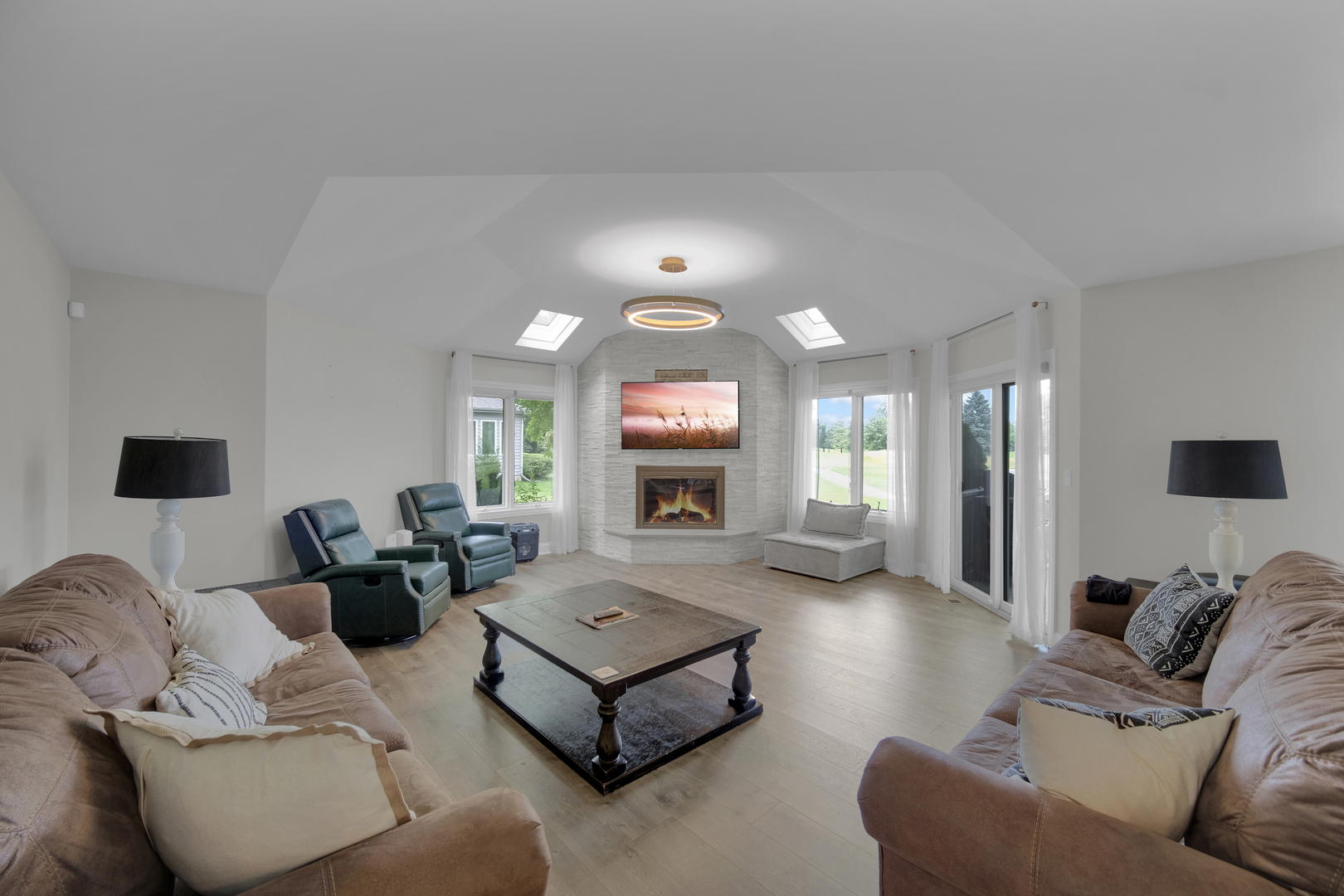 3901 White Eagle Drive, Naperville, IL 60564