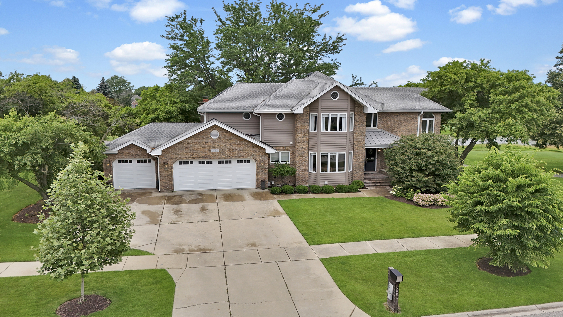 3901 White Eagle Drive, Naperville, IL 60564