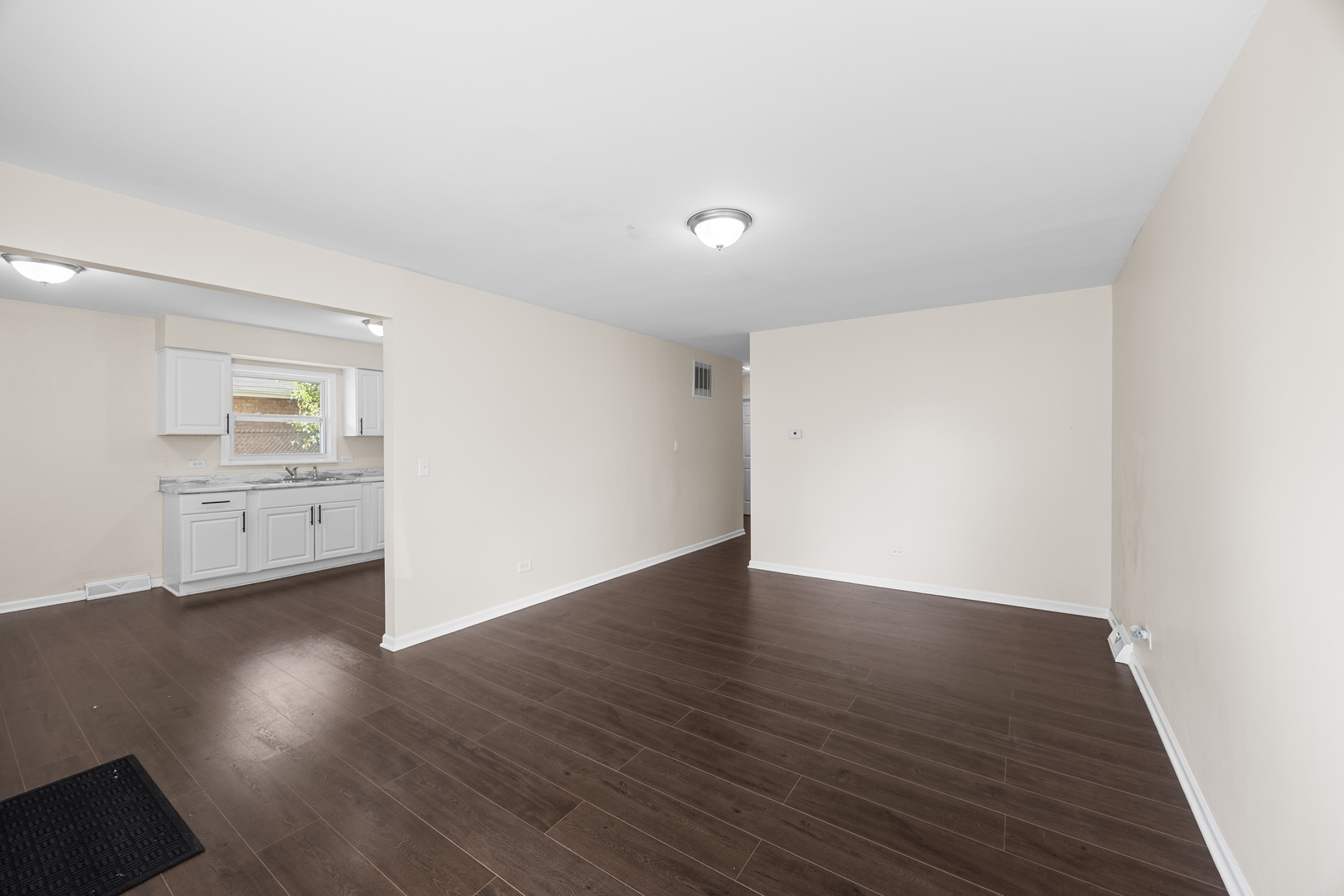 595 W 16TH Place, Chicago Heights, IL 60411