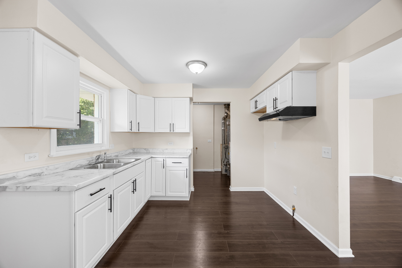 595 W 16TH Place, Chicago Heights, IL 60411