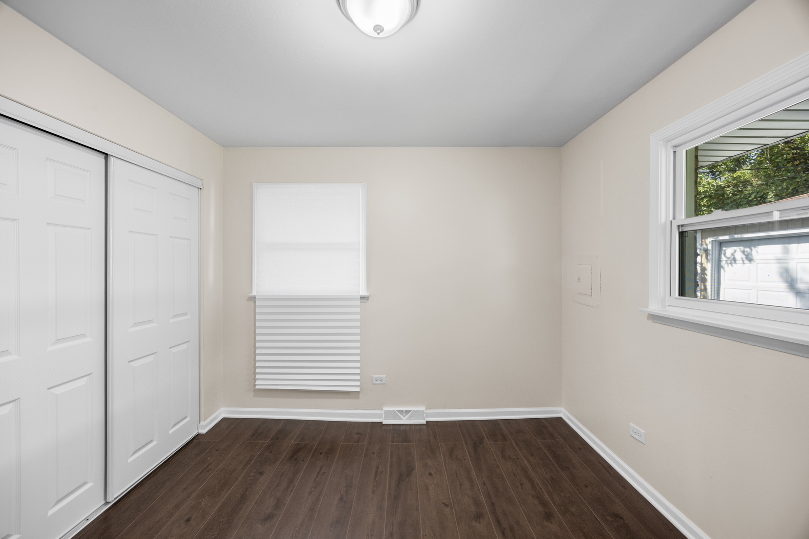 595 W 16TH Place, Chicago Heights, IL 60411