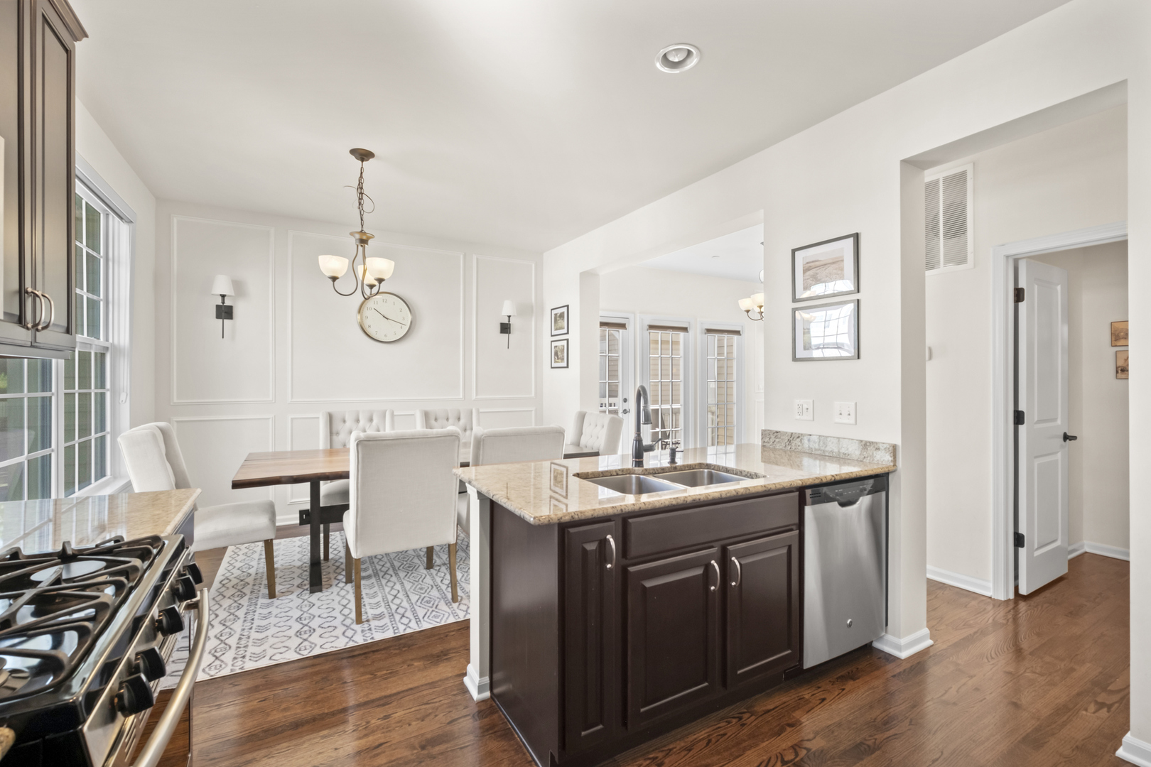 1519 E Arbor Lane, Arlington Heights, IL 60004