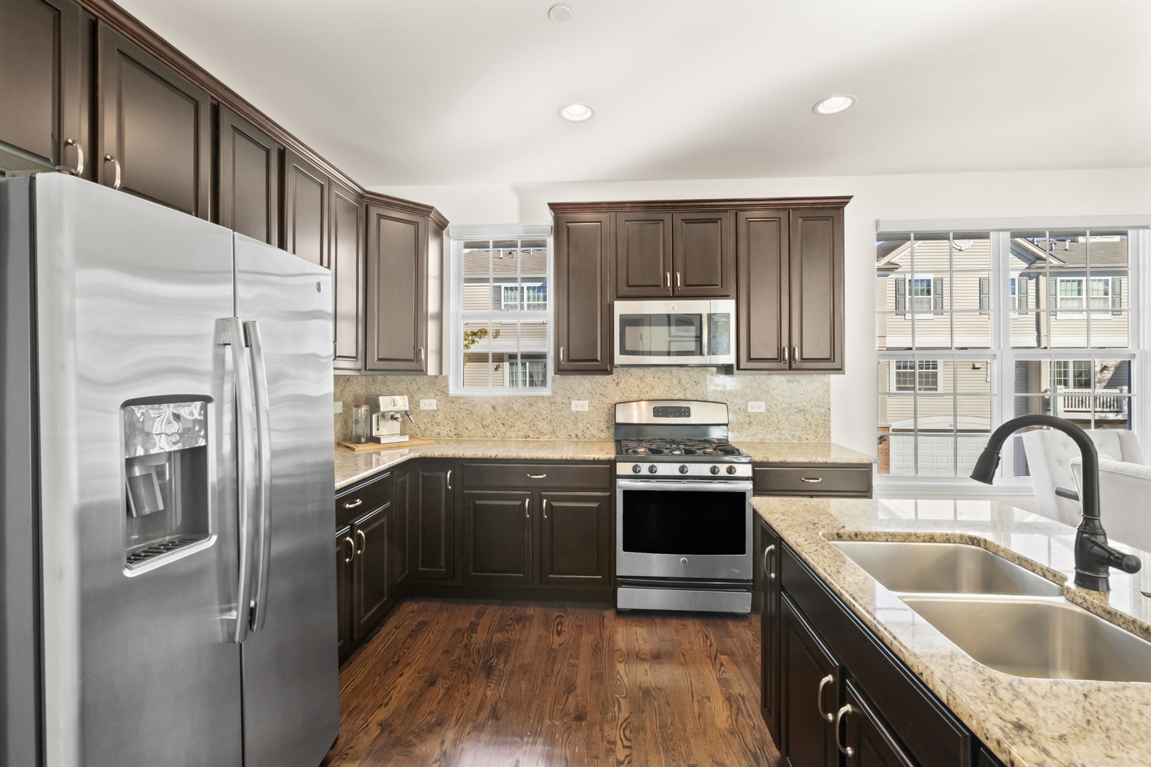 1519 E Arbor Lane, Arlington Heights, IL 60004