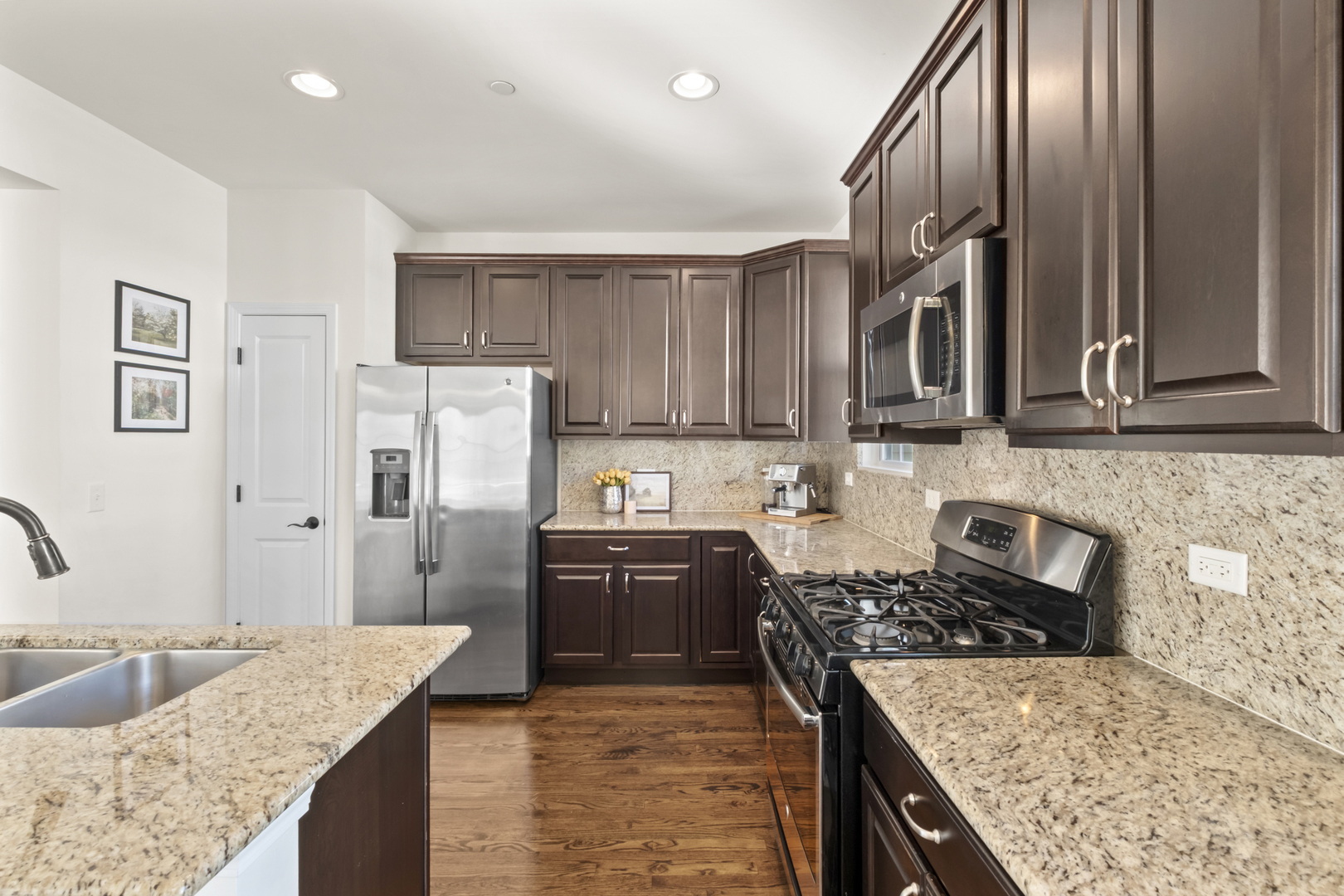 1519 E Arbor Lane, Arlington Heights, IL 60004