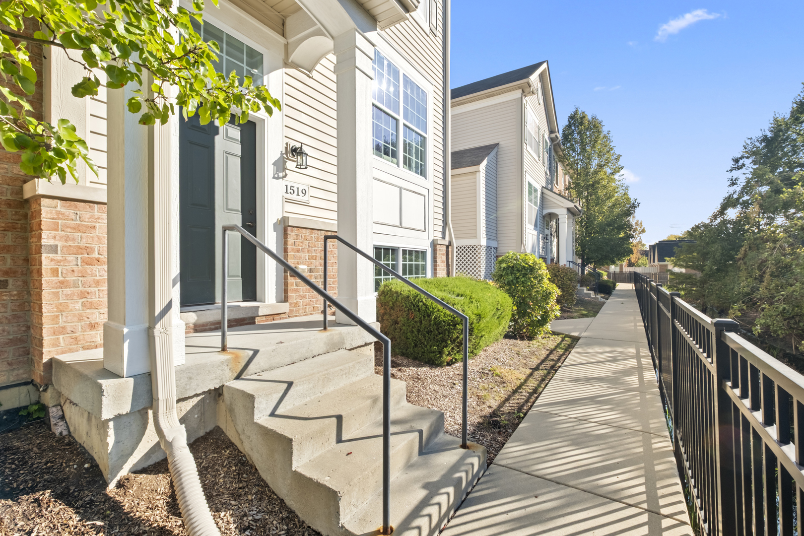 1519 E Arbor Lane, Arlington Heights, IL 60004