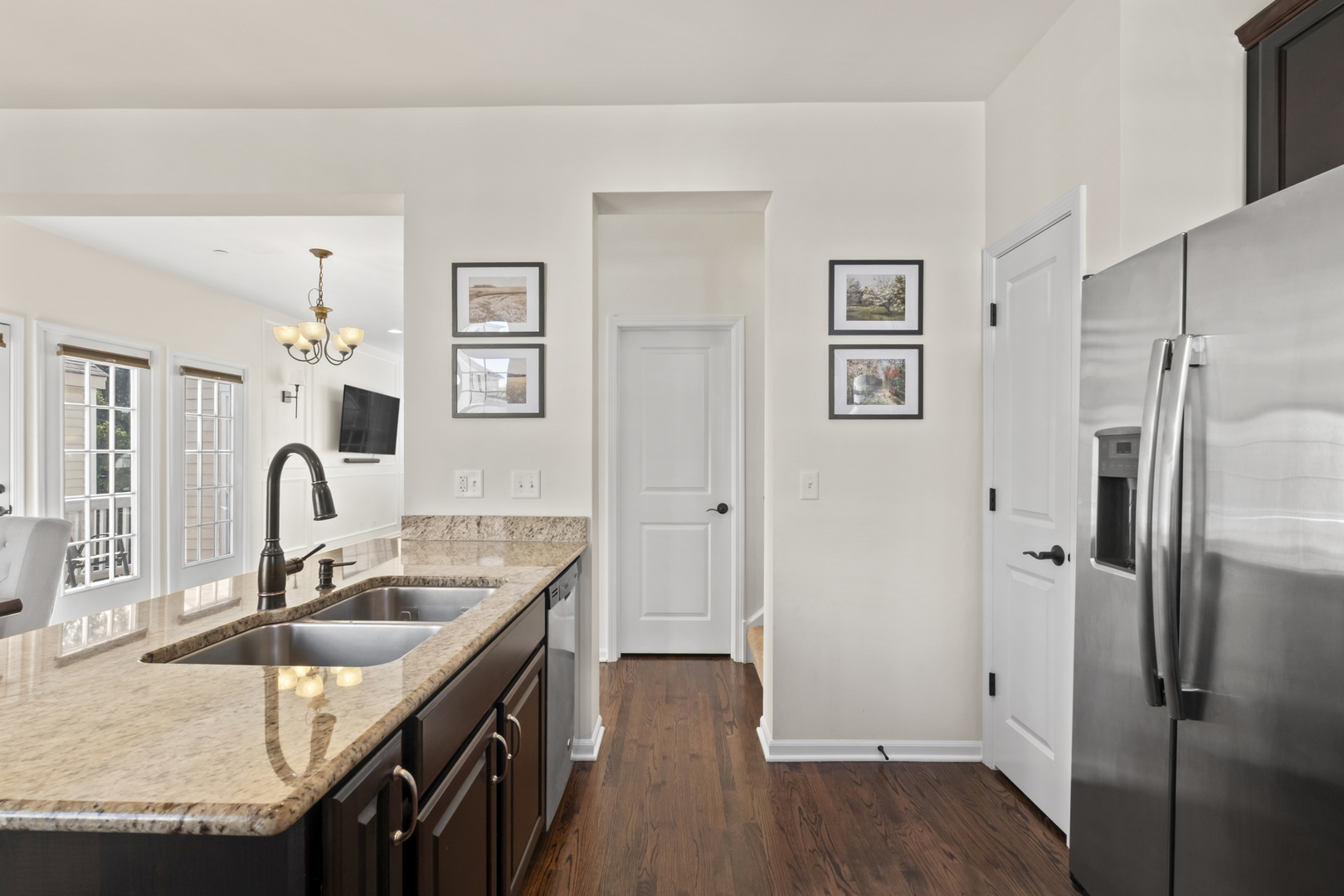 1519 E Arbor Lane, Arlington Heights, IL 60004