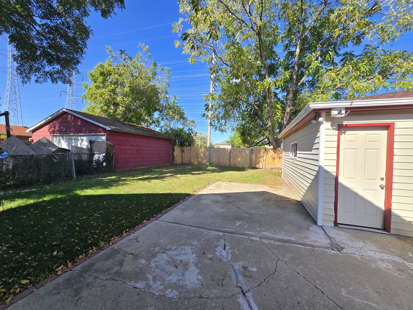 616 W Keith Avenue, Waukegan, IL 60085
