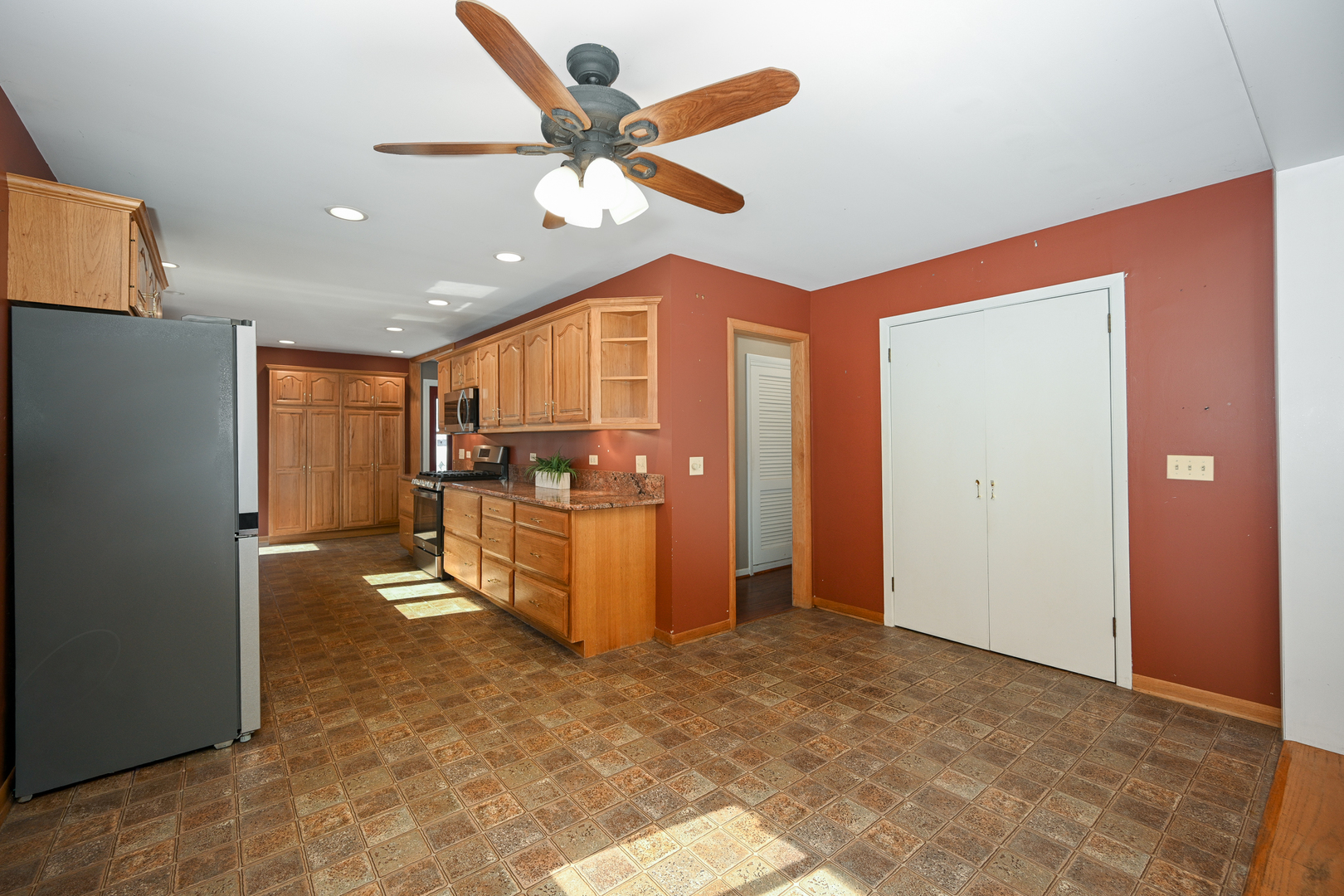 0N649 Knollwood Drive, Wheaton, IL 60187