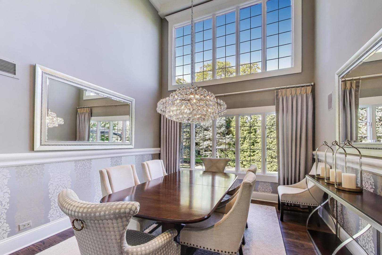 105 Burr Ridge Club Drive, Burr Ridge, IL 60527