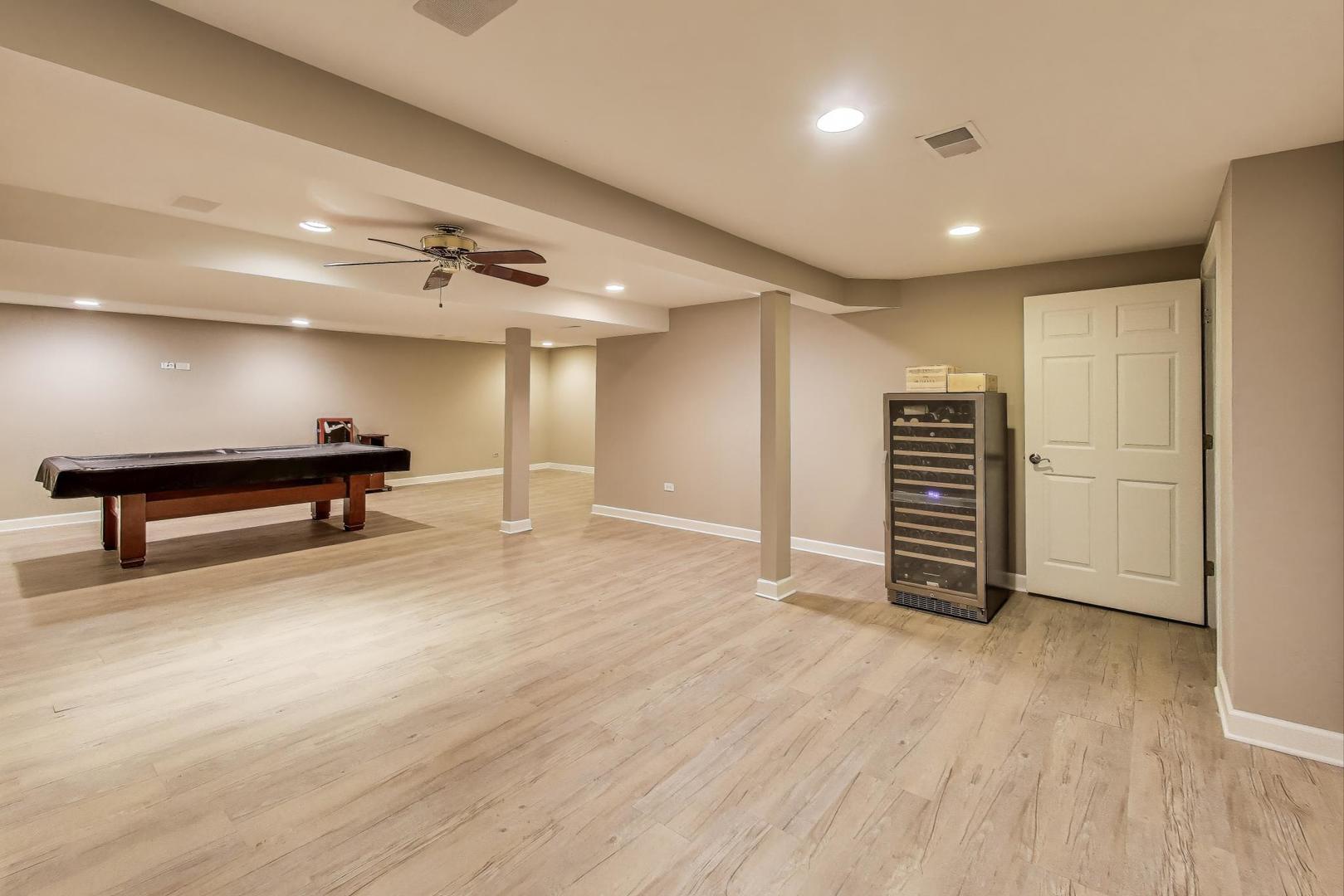 105 Burr Ridge Club Drive, Burr Ridge, IL 60527