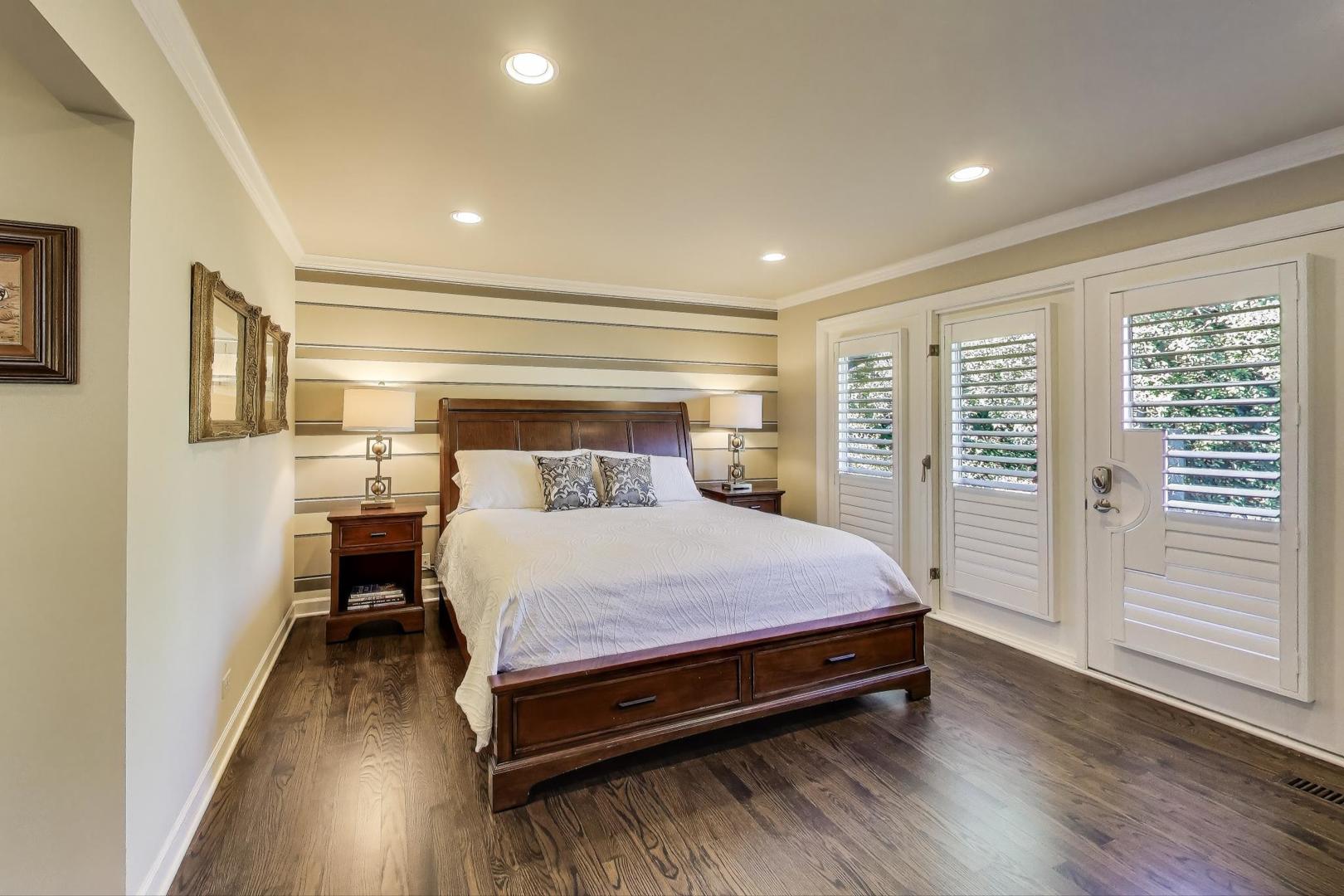 105 Burr Ridge Club Drive, Burr Ridge, IL 60527