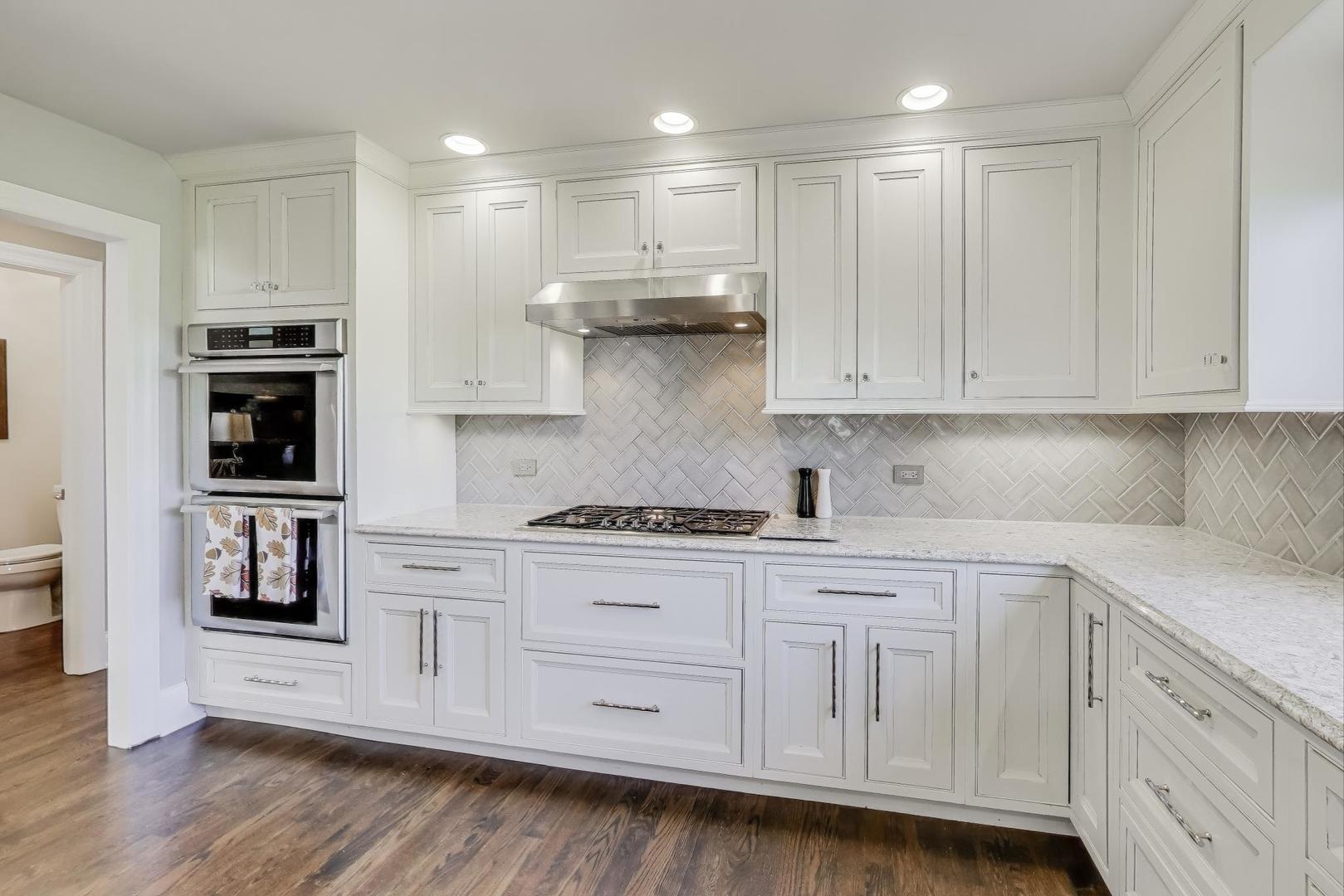 105 Burr Ridge Club Drive, Burr Ridge, IL 60527