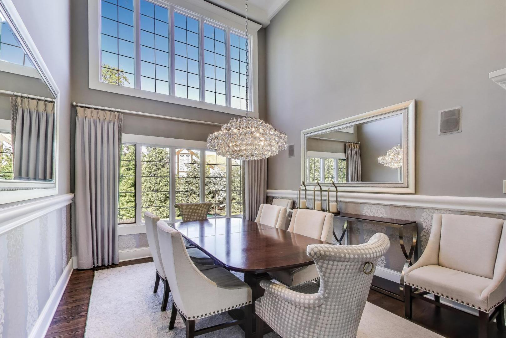 105 Burr Ridge Club Drive, Burr Ridge, IL 60527