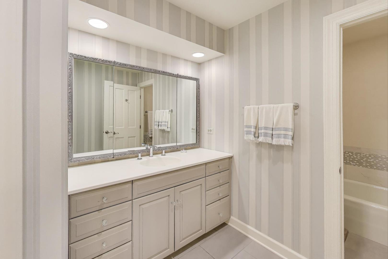 105 Burr Ridge Club Drive, Burr Ridge, IL 60527