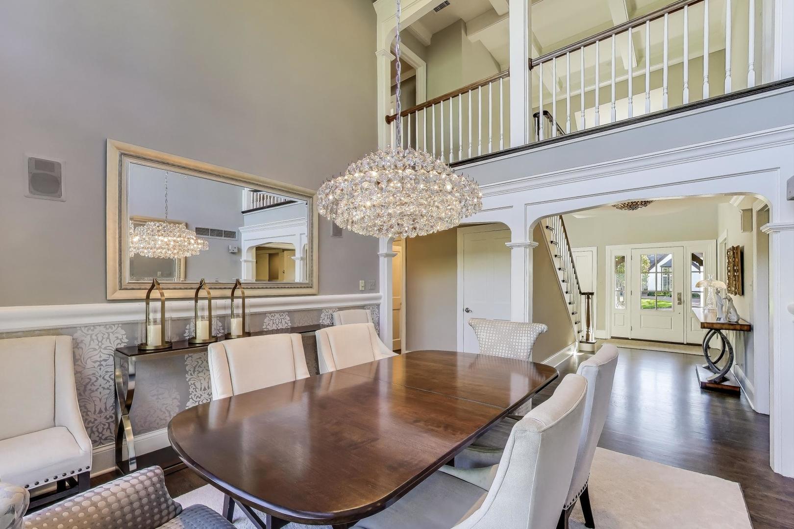 105 Burr Ridge Club Drive, Burr Ridge, IL 60527