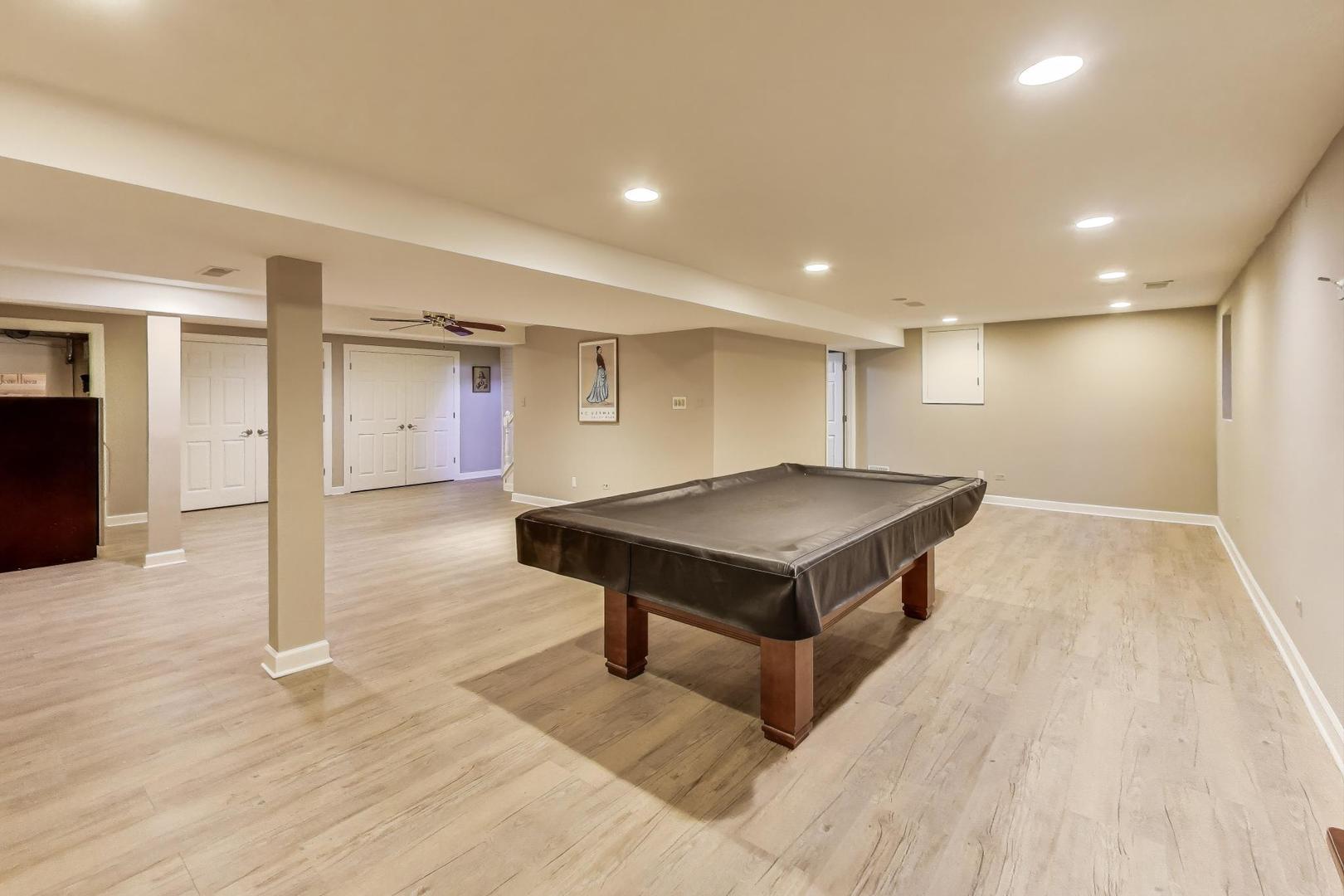 105 Burr Ridge Club Drive, Burr Ridge, IL 60527