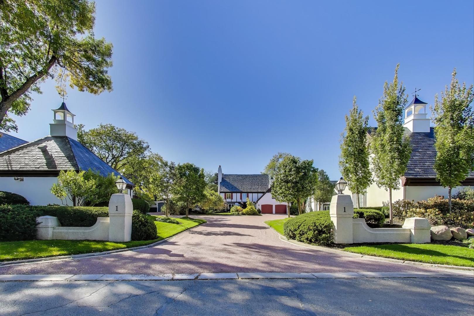 105 Burr Ridge Club Drive, Burr Ridge, IL 60527