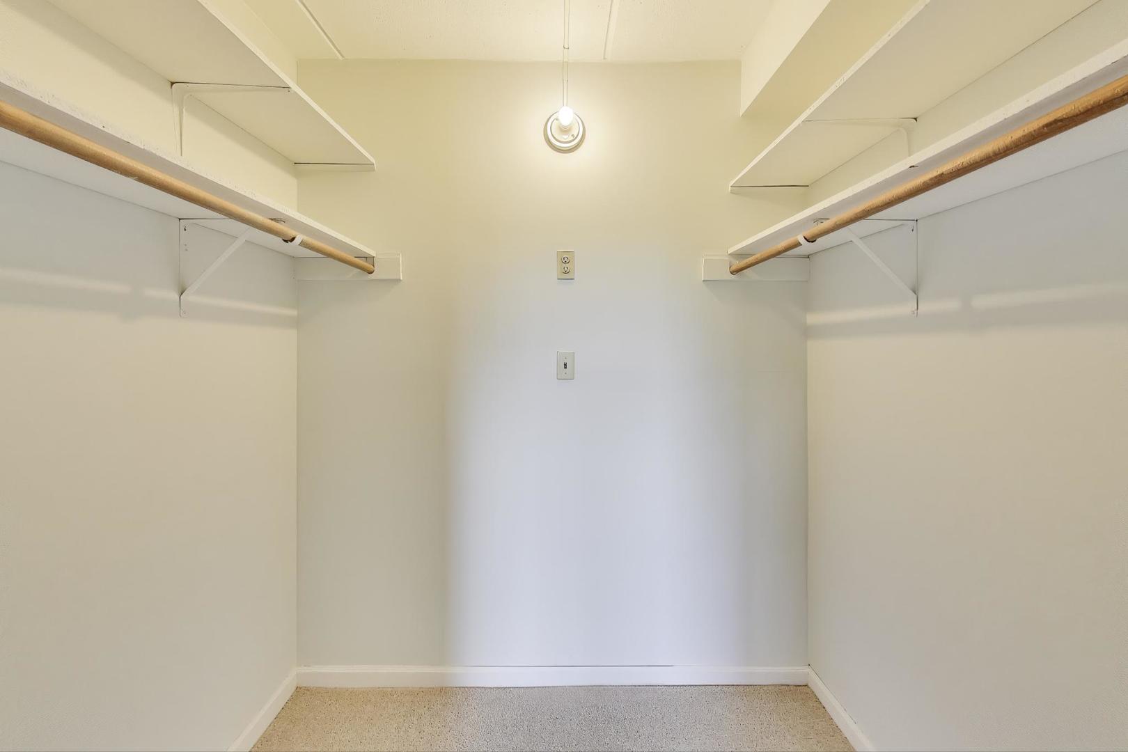 502 Redondo Drive #205, Downers Grove, IL 60516