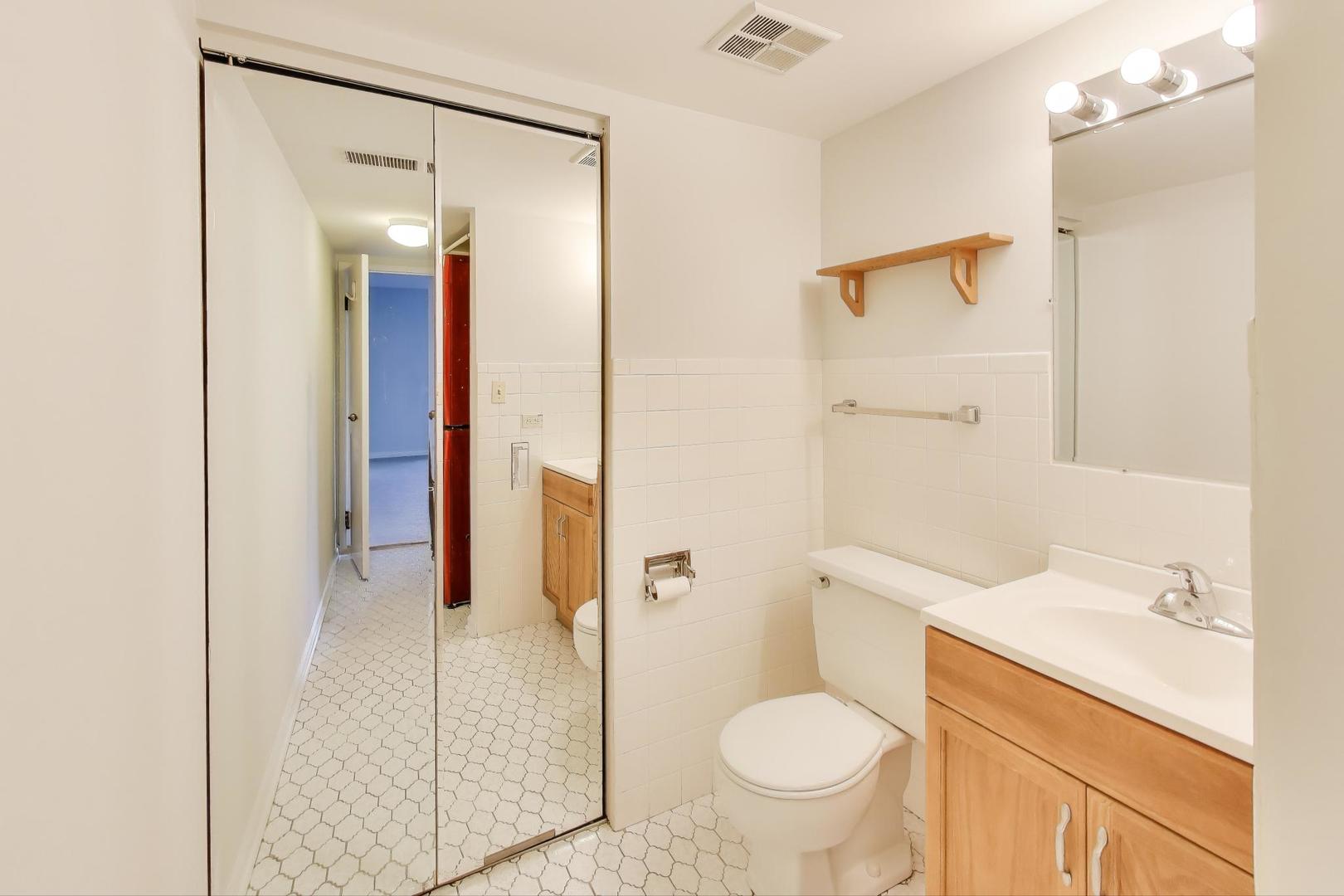 502 Redondo Drive #205, Downers Grove, IL 60516