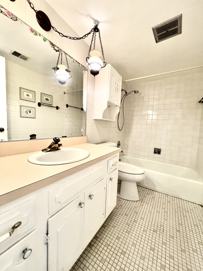 4116 W 99th Street #1A, Oak Lawn, IL 60453