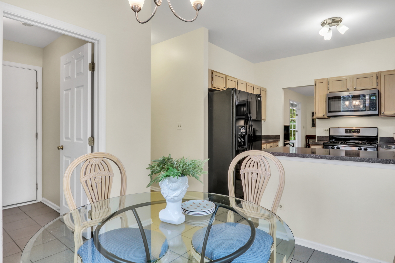 399 Banbury Lane, Grayslake, IL 60030