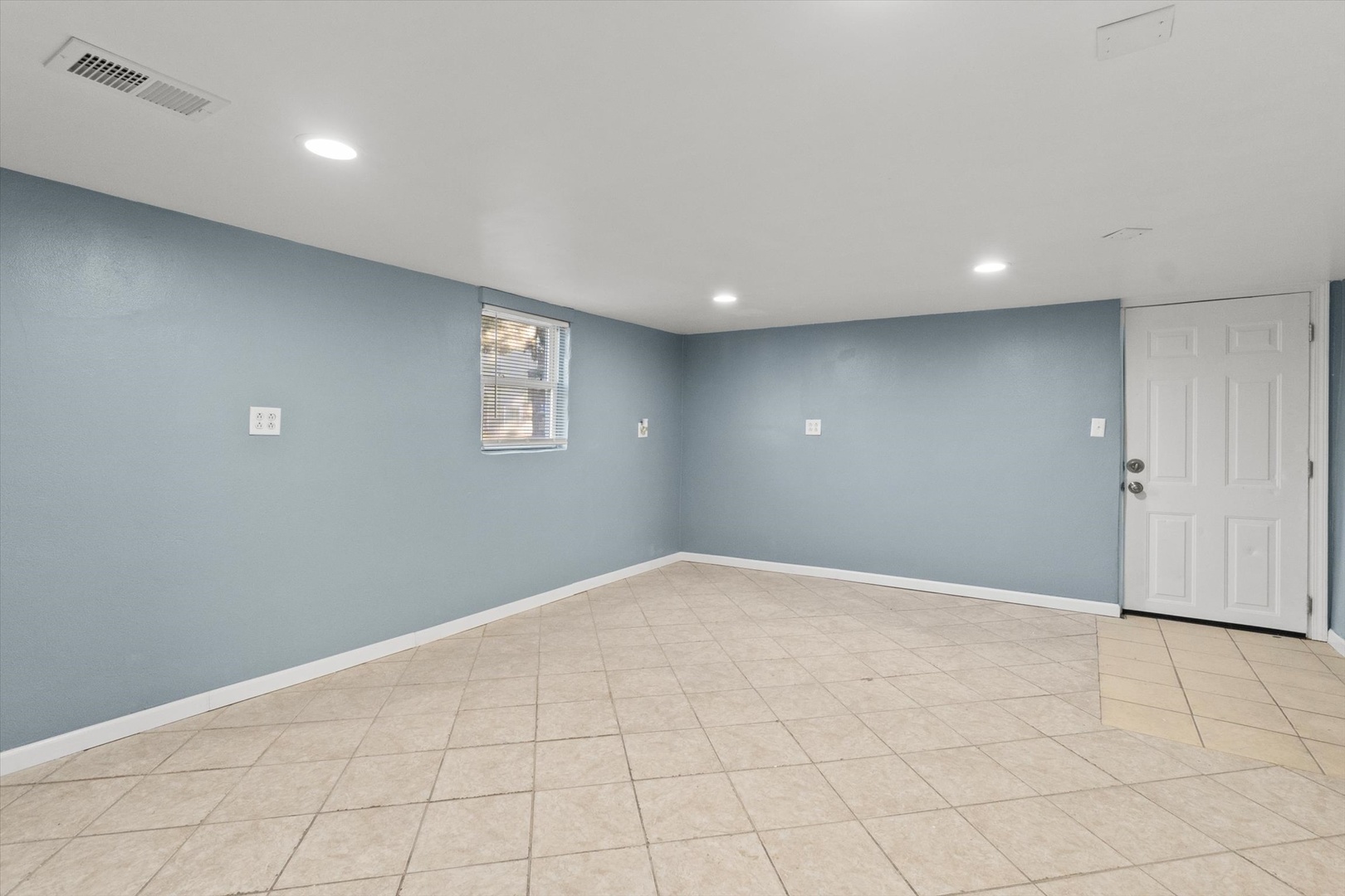 1019 Magnolia Avenue, Joliet, IL 60432