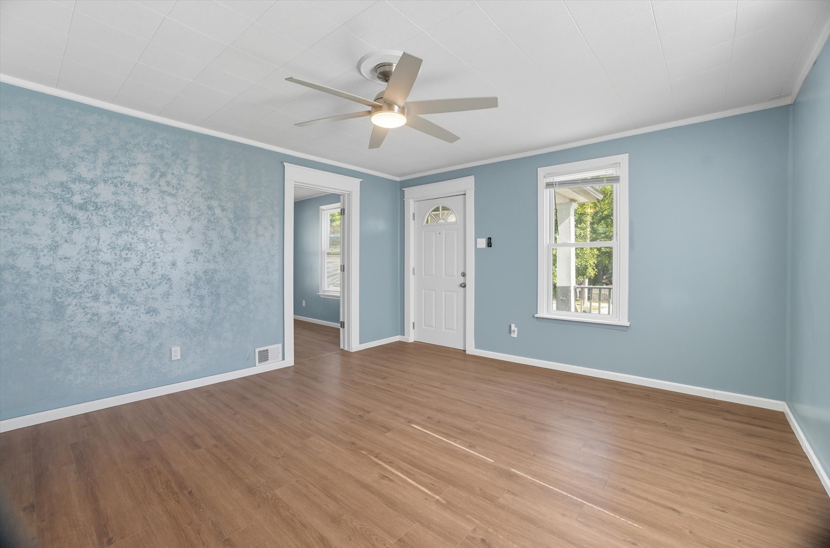 1019 Magnolia Avenue, Joliet, IL 60432