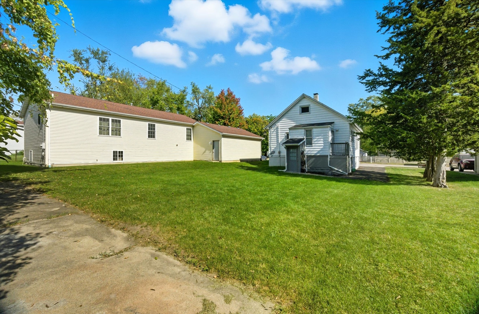 1019 Magnolia Avenue, Joliet, IL 60432