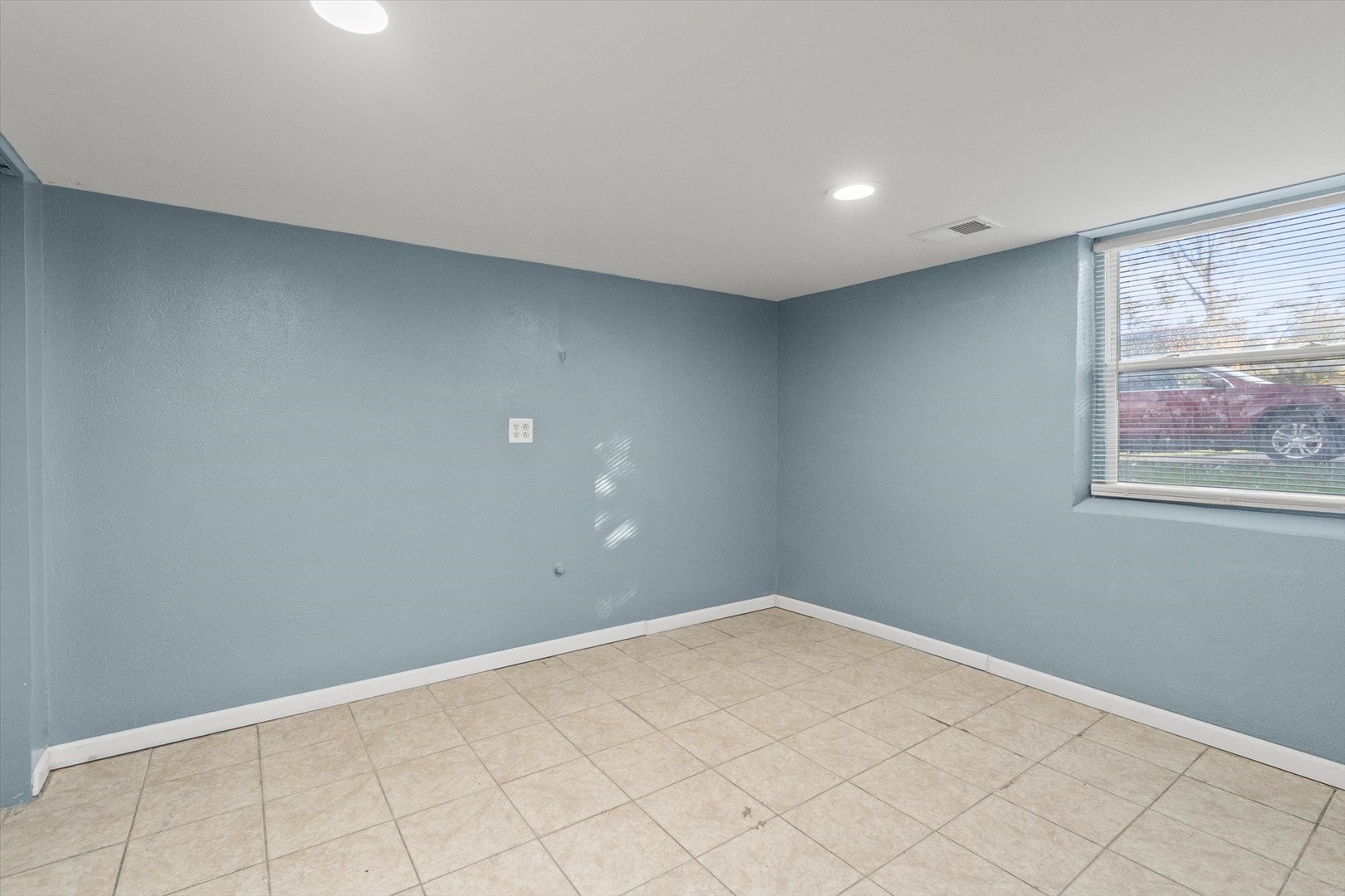 1019 Magnolia Avenue, Joliet, IL 60432