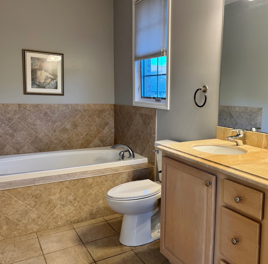 1522 Stonegate Manor #1522, Mount Prospect, IL 60056