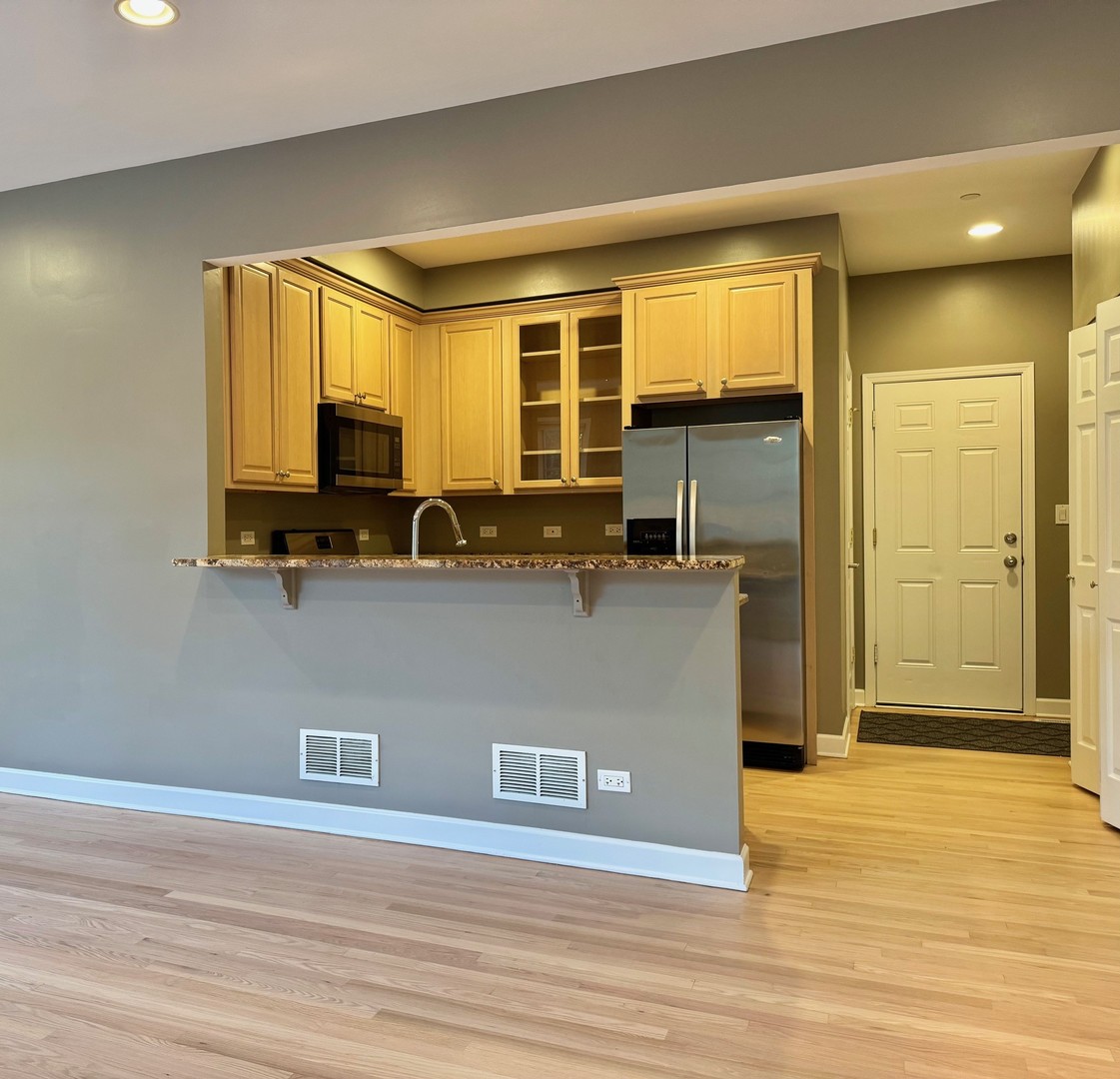 1522 Stonegate Manor #1522, Mount Prospect, IL 60056