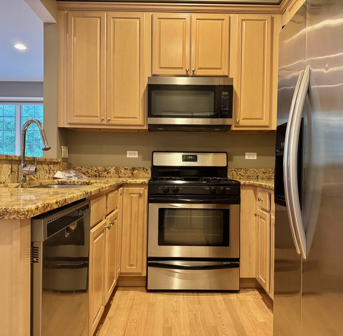 1522 Stonegate Manor #1522, Mount Prospect, IL 60056