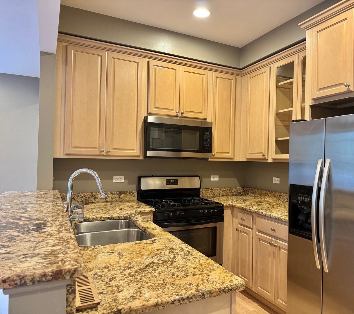 1522 Stonegate Manor #1522, Mount Prospect, IL 60056