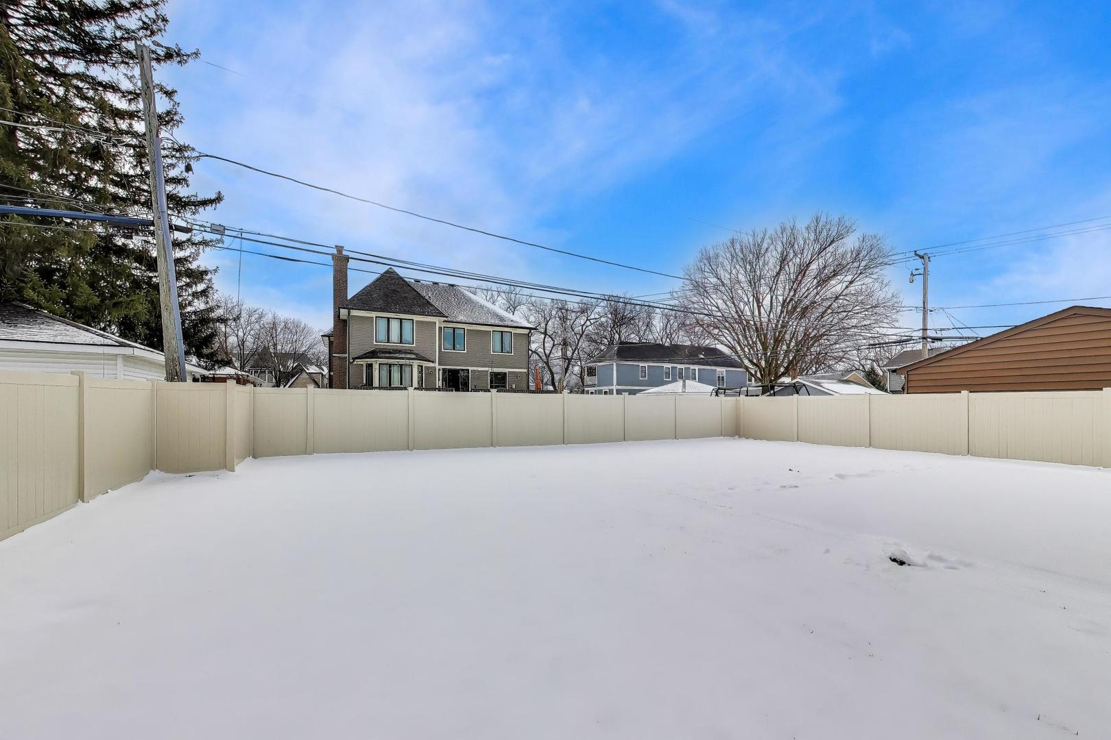 160 E Cayuga Avenue, Elmhurst, IL 60126