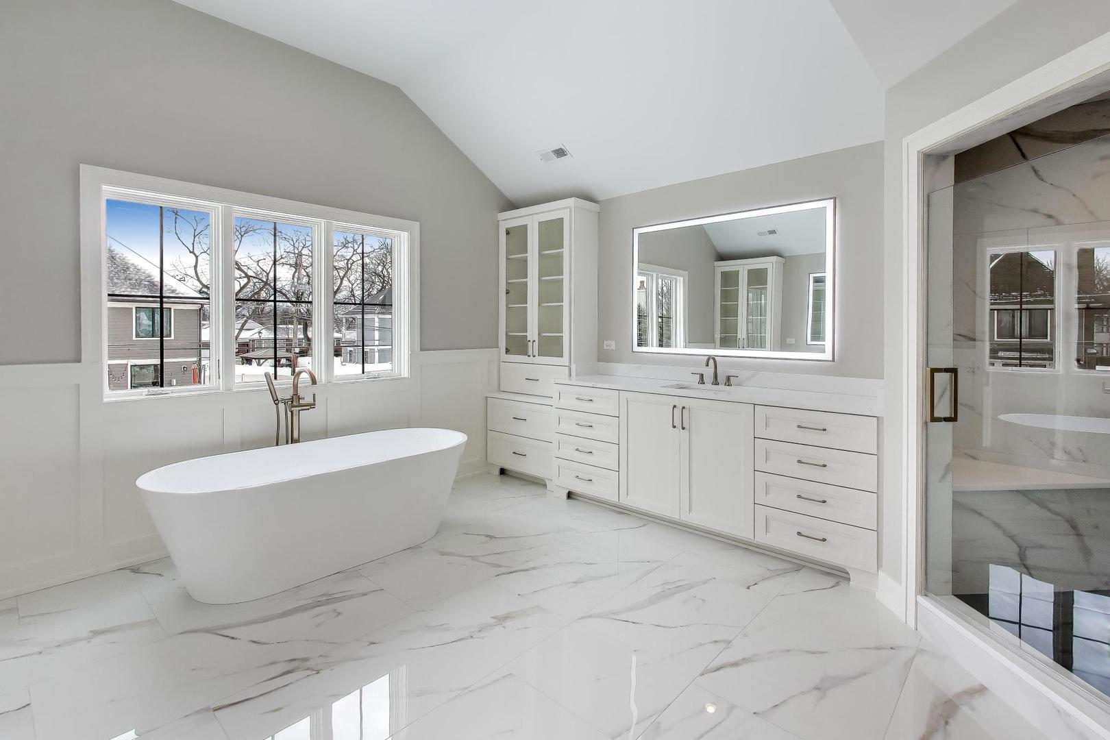 160 E Cayuga Avenue, Elmhurst, IL 60126