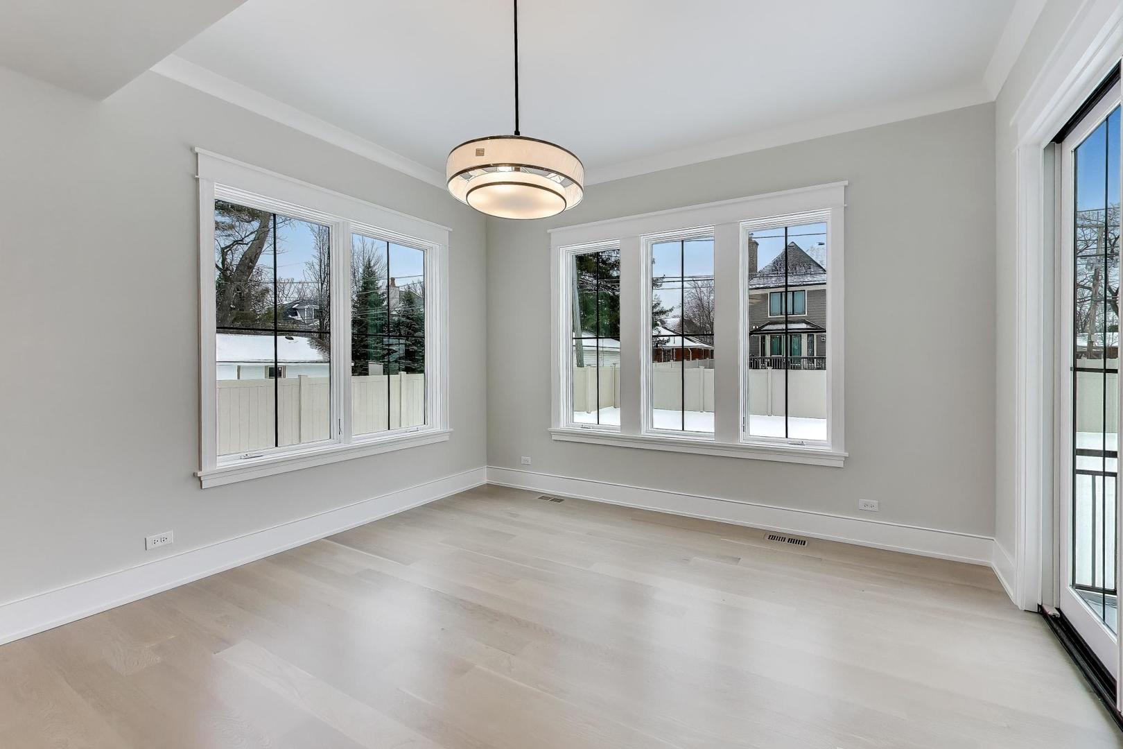 160 E Cayuga Avenue, Elmhurst, IL 60126