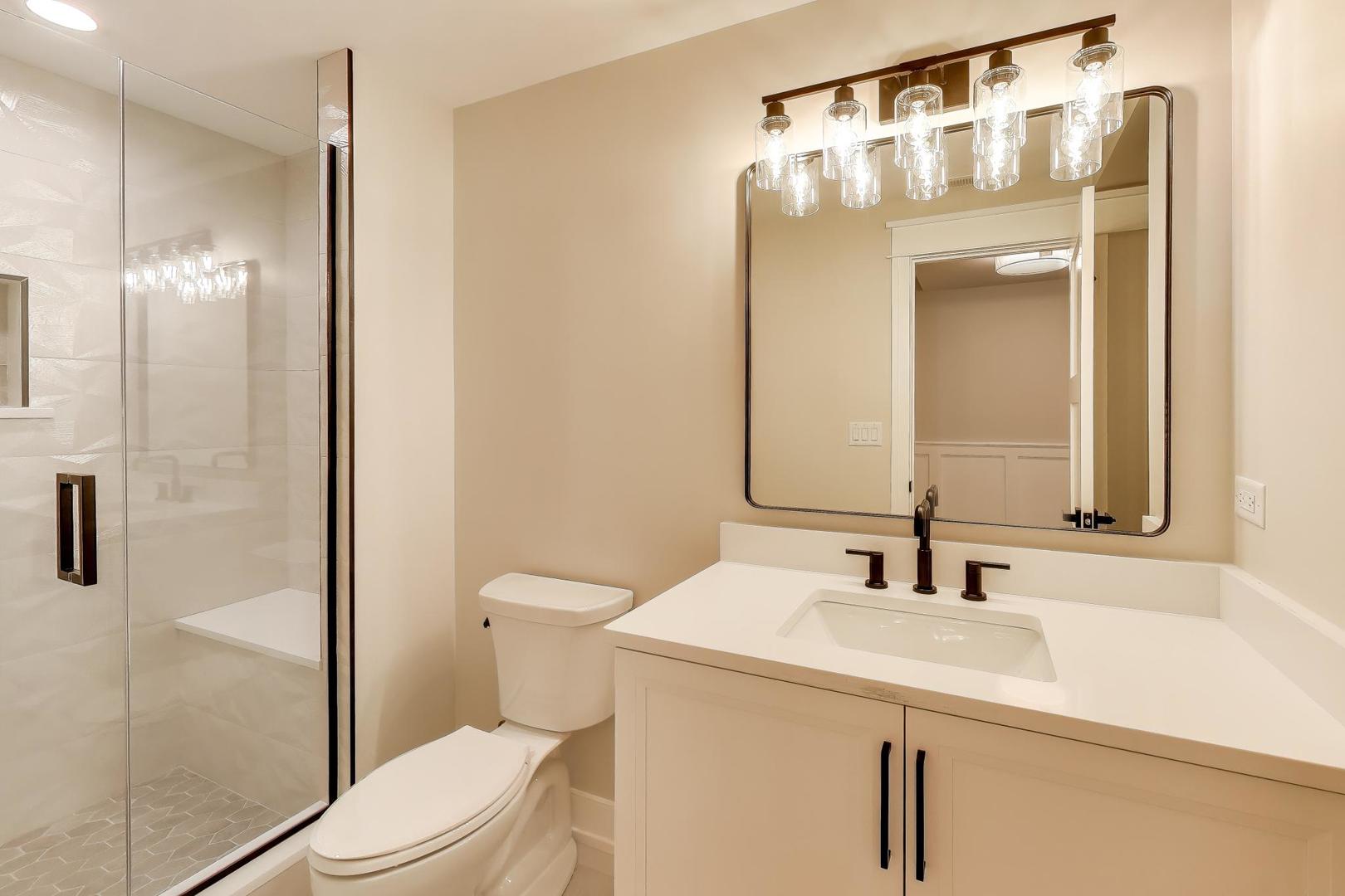 160 E Cayuga Avenue, Elmhurst, IL 60126