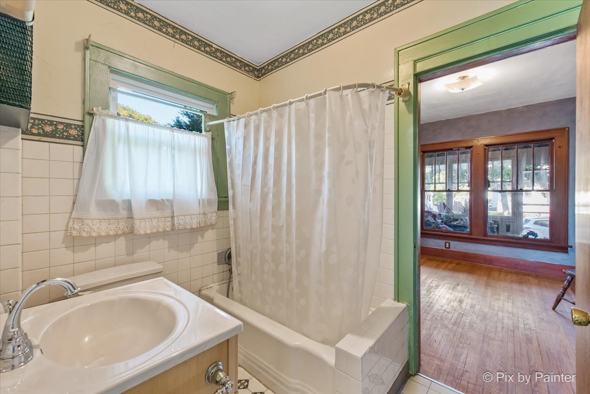 510 McClure Avenue, Elgin, IL 60123