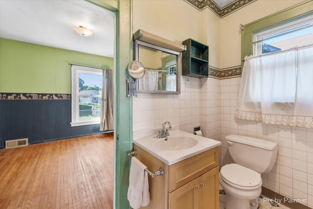 510 McClure Avenue, Elgin, IL 60123