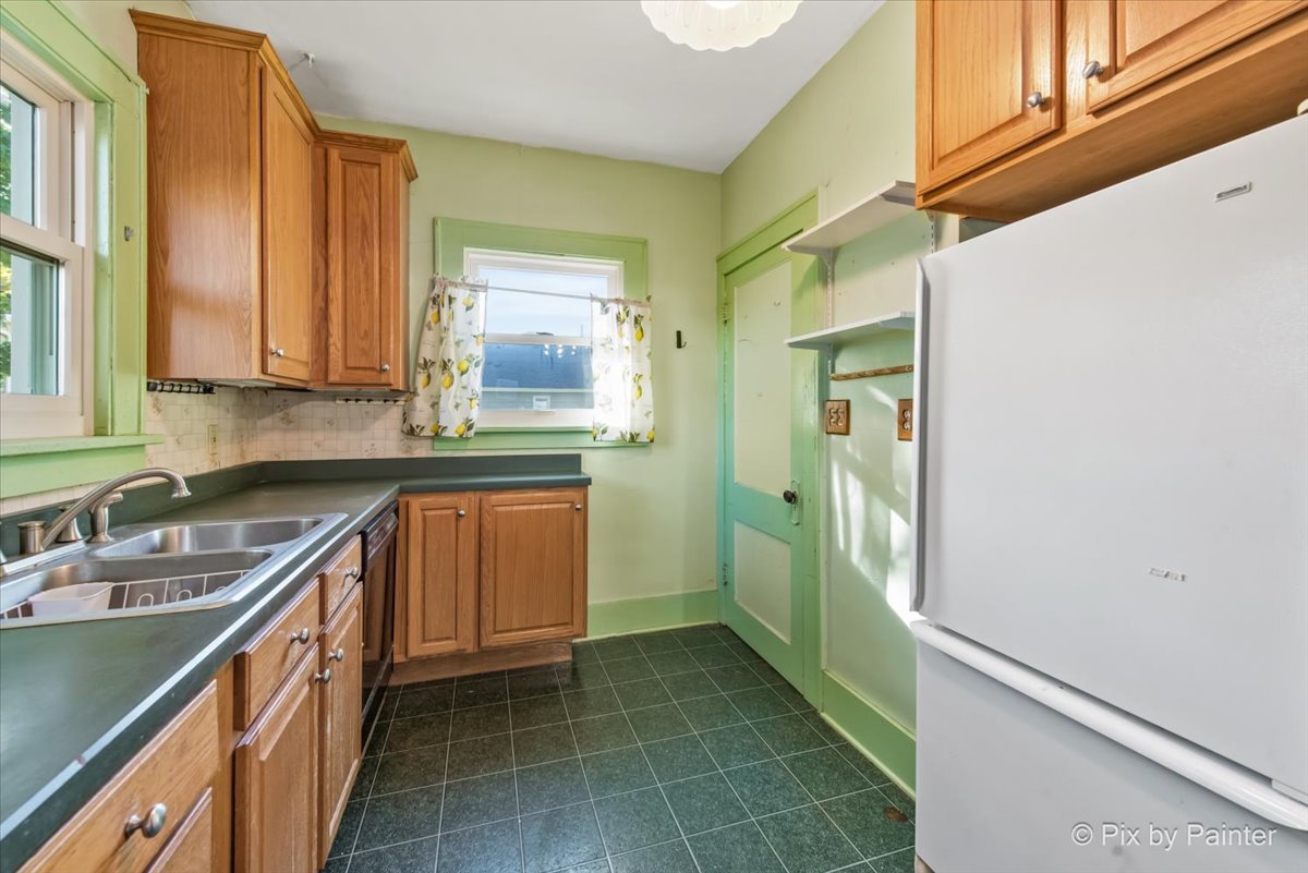 510 McClure Avenue, Elgin, IL 60123