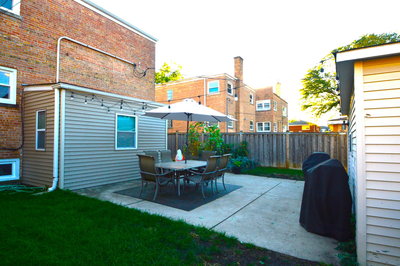 10332 Elizabeth Street #1, Westchester, IL 60154