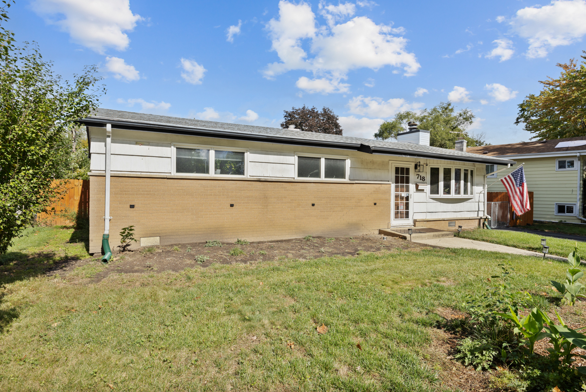 718 W Merle Avenue, Villa Park, IL 60181