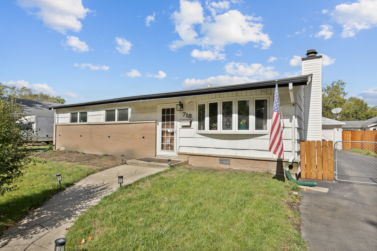 718 W Merle Avenue, Villa Park, IL 60181