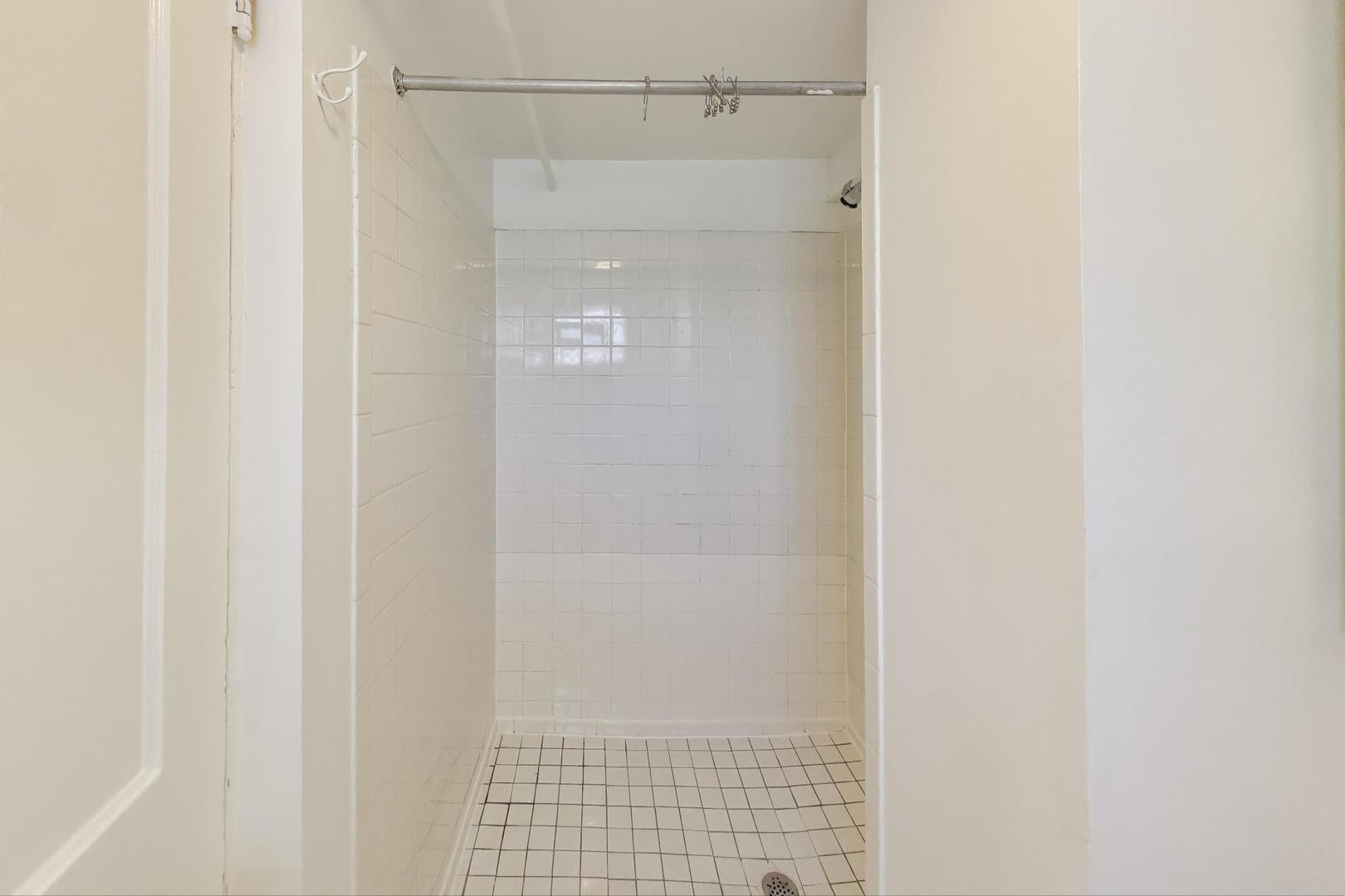 2744 N Marmora Avenue, Chicago, IL 60639
