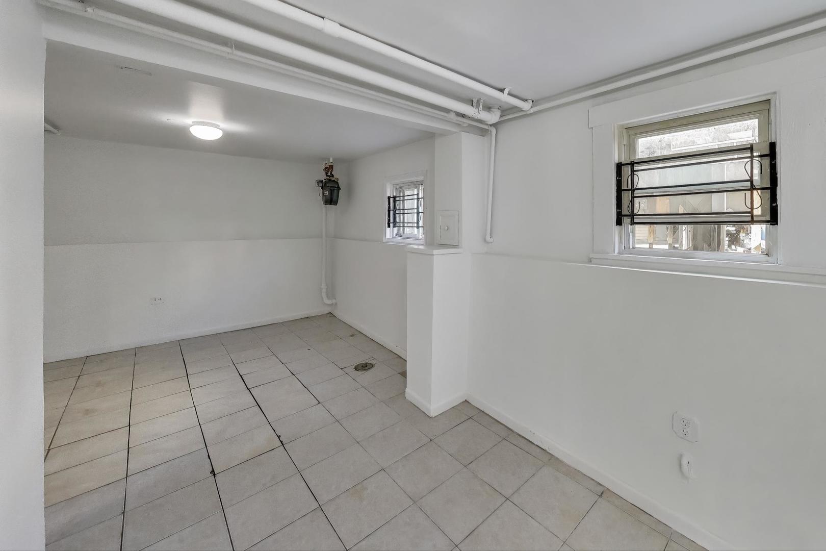 2744 N Marmora Avenue, Chicago, IL 60639