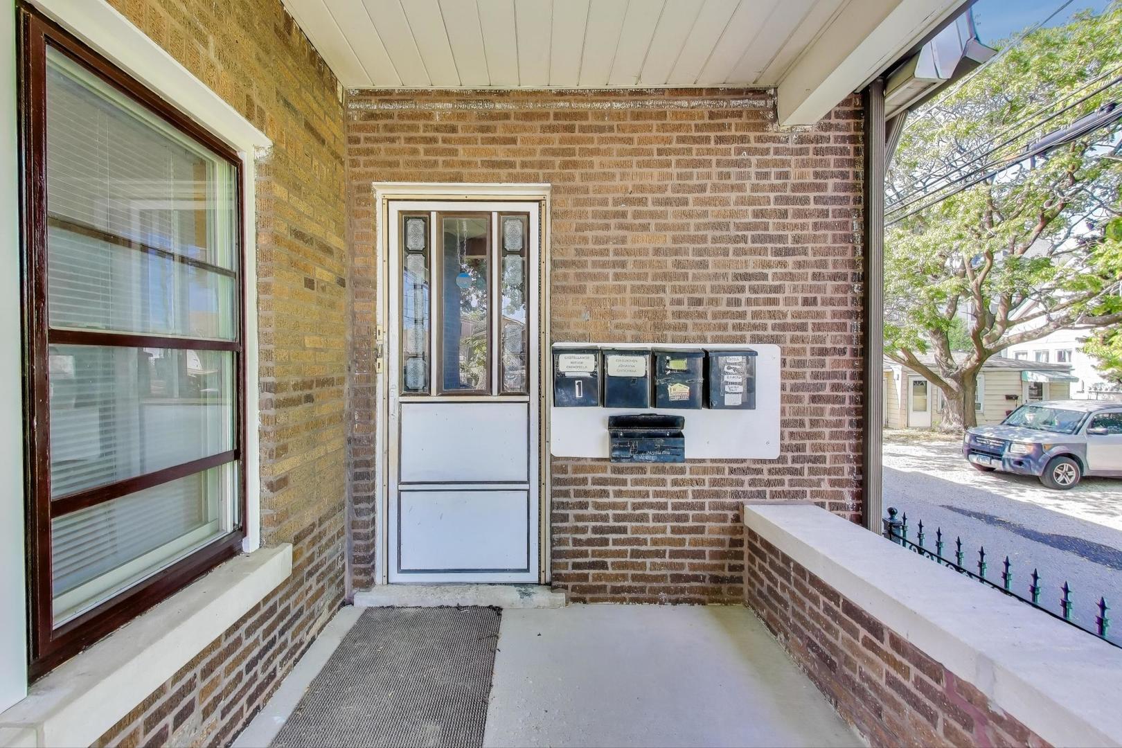 2744 N Marmora Avenue, Chicago, IL 60639